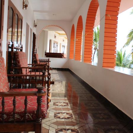 Hotel Sea View Palace - The Beach Hotel Ковалам Екстер'єр фото