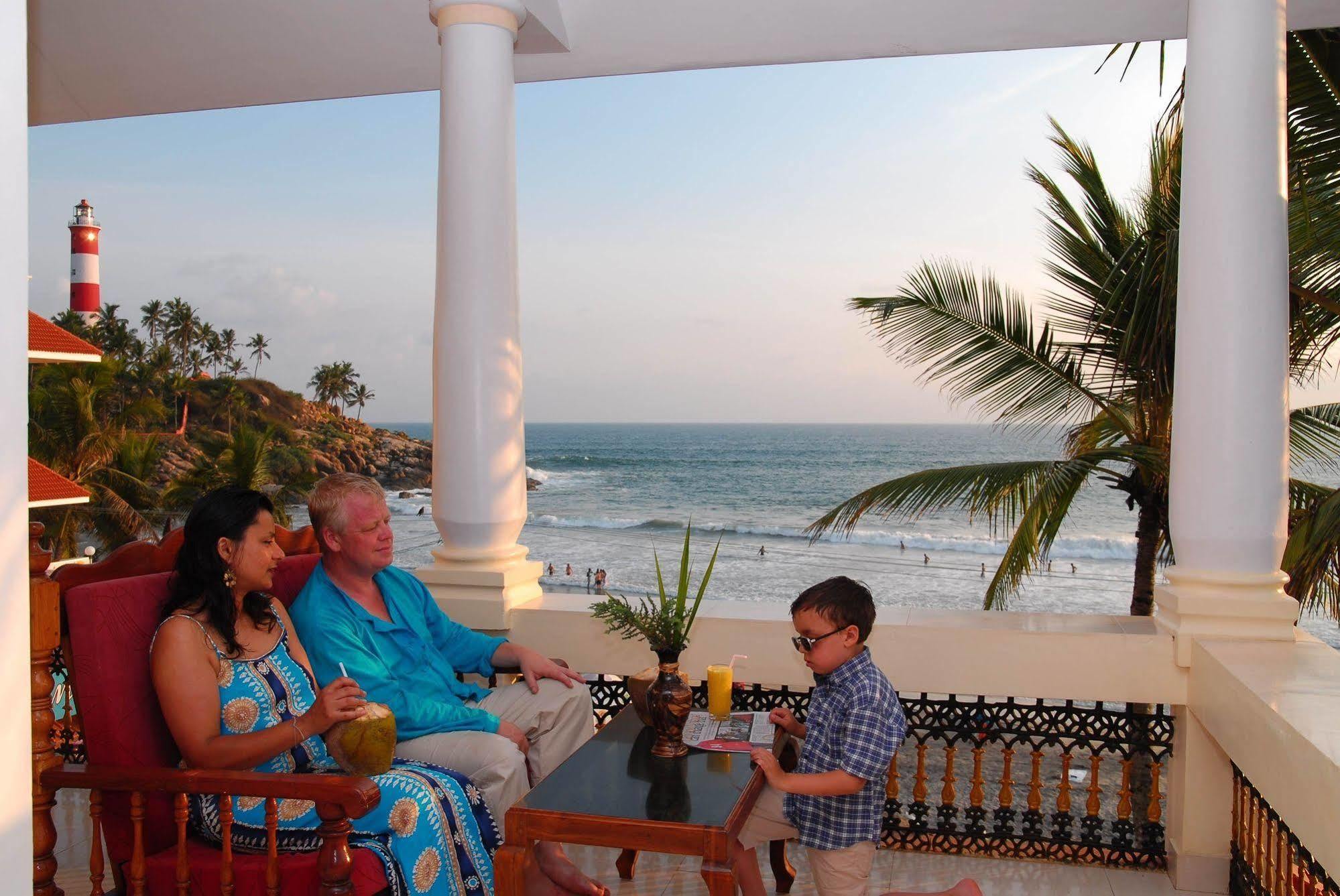 Hotel Sea View Palace - The Beach Hotel Ковалам Екстер'єр фото